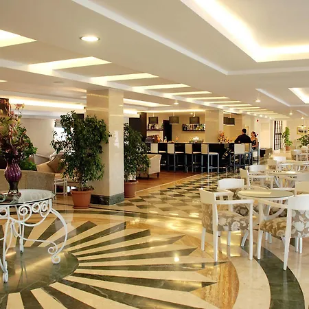 Monachus & Semesteranläggning (resort)