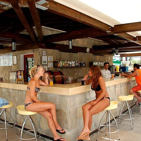 منتجع Monachus &